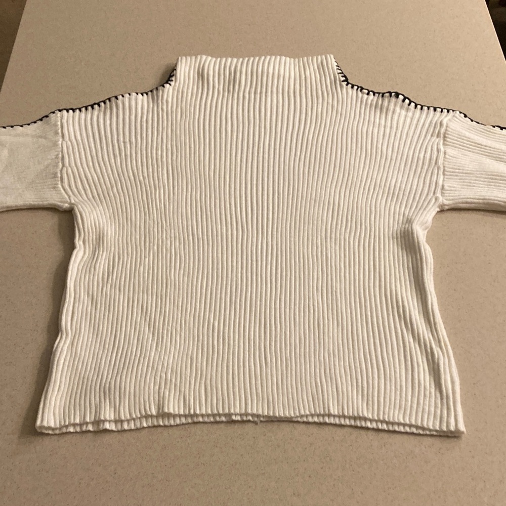 Kirundo NWT White Sweater with Black Accent Women Size XL - Picture 9 of 14